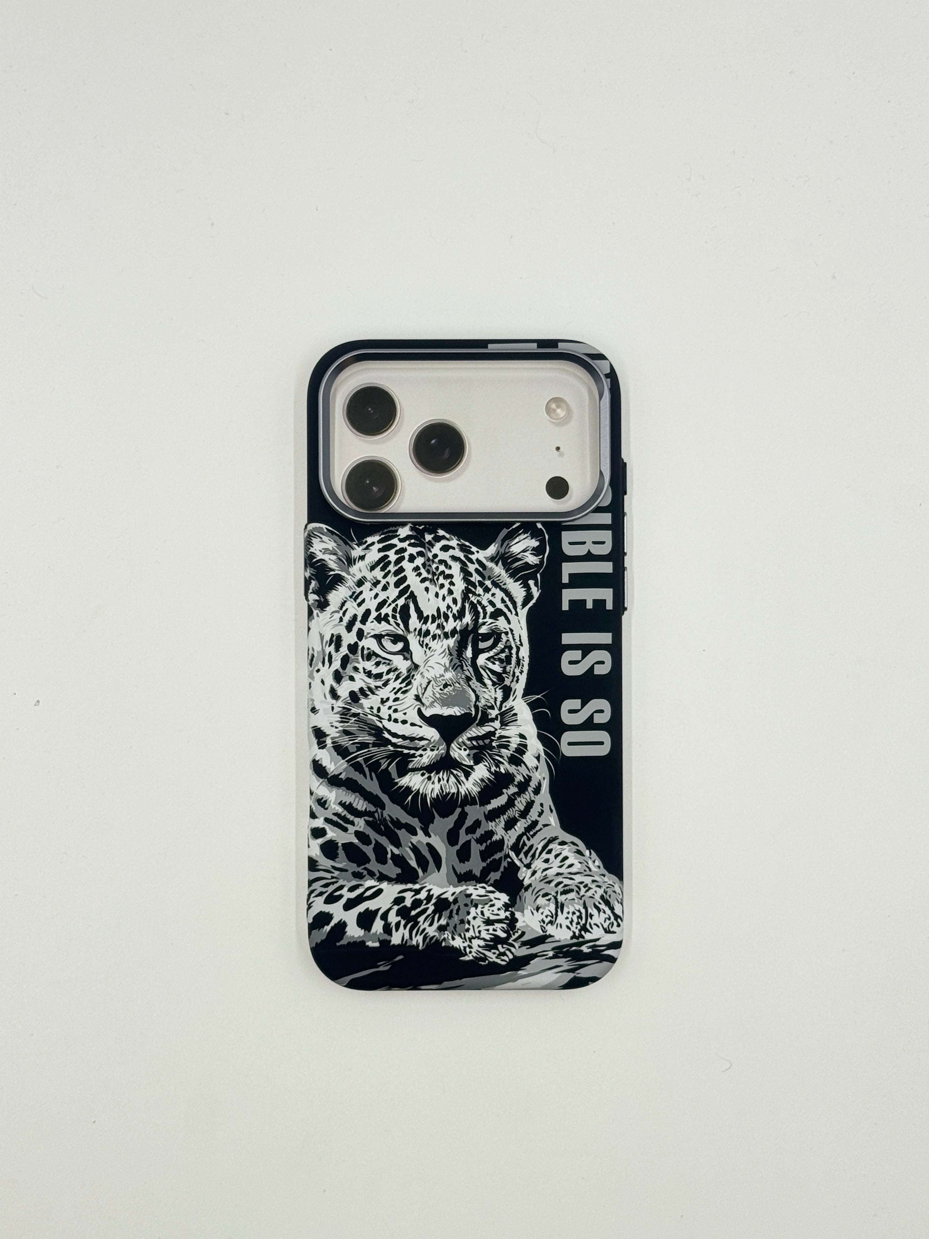 Snow Leopard Statement Case (iPhone 17 Pro)