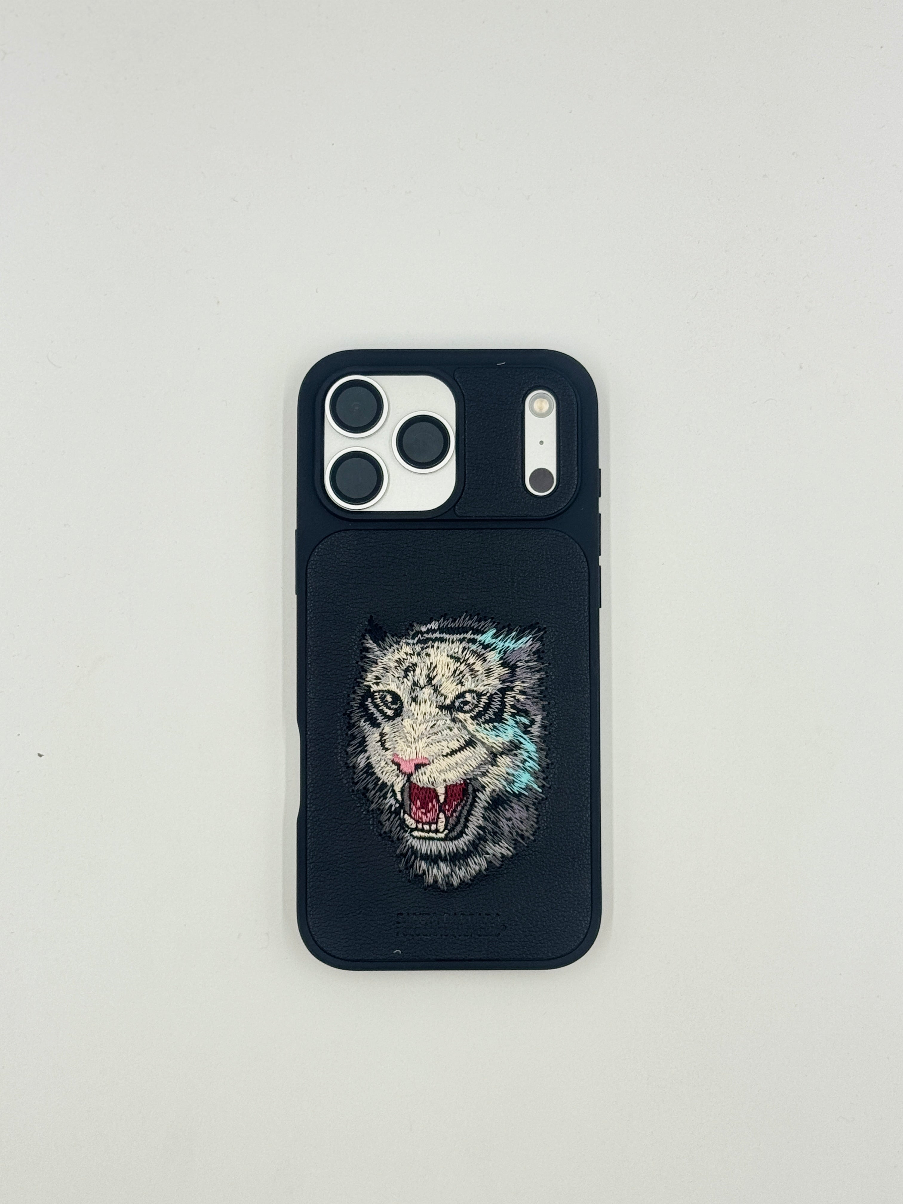 White Tiger Leather Edition (iPhone 17 Pro Max)