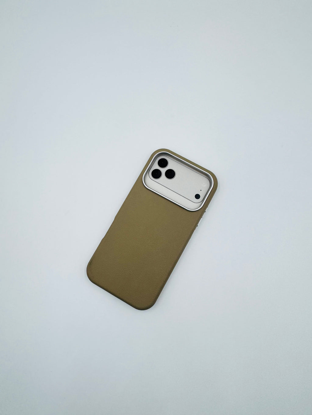 iPhone 17 Pro - Luxe Magnetic Wood & Leather Case