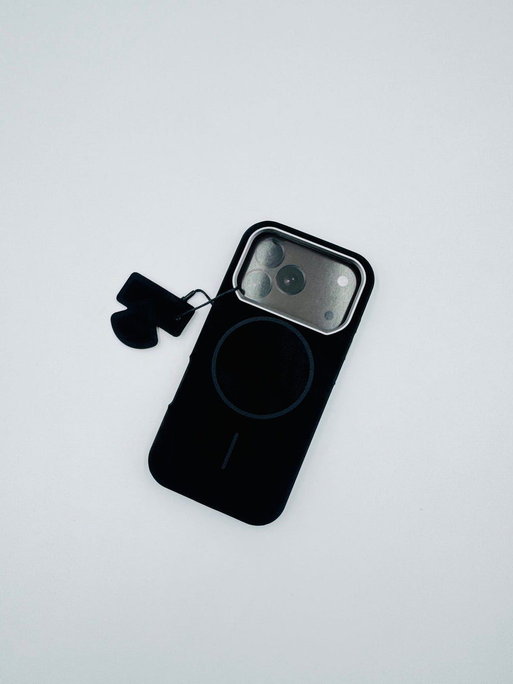 iPhone 17 Pro – Luxe Fabric MagSafe Case