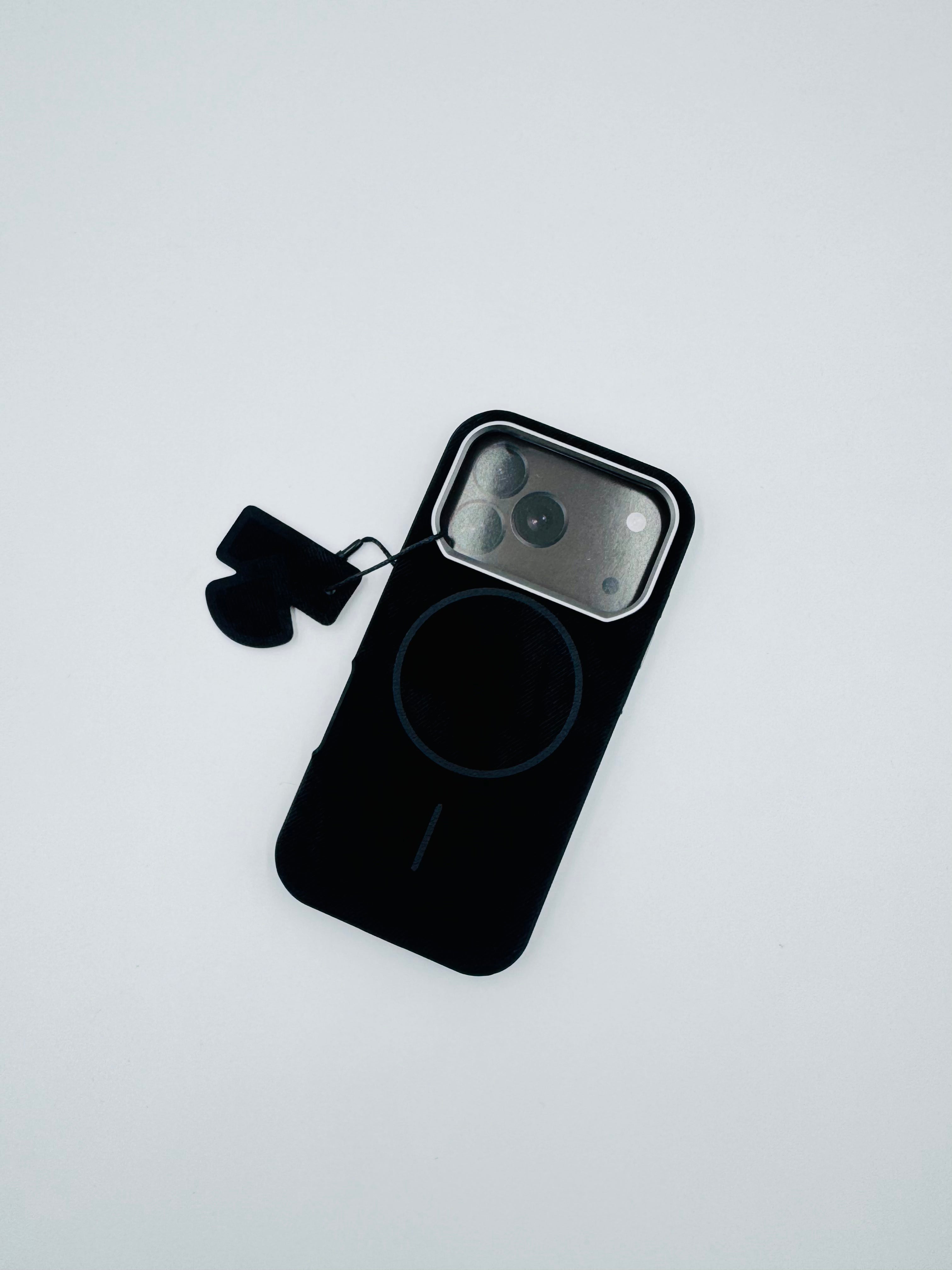 iPhone 17 Pro – Luxe Fabric MagSafe Case