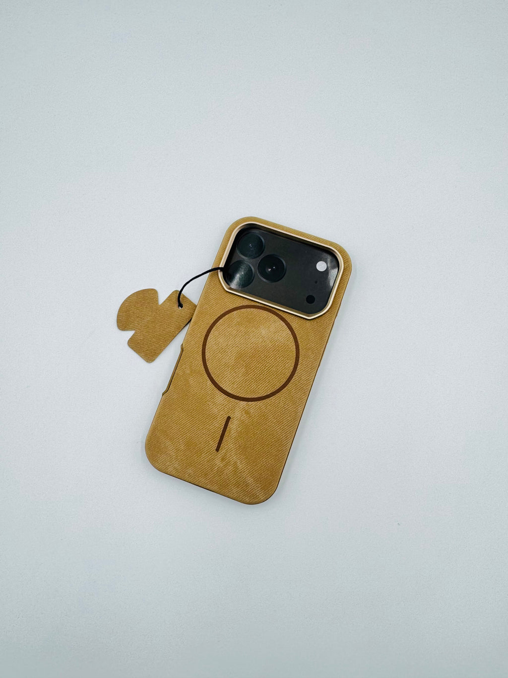 iPhone 17 Pro – Luxe Fabric MagSafe Case