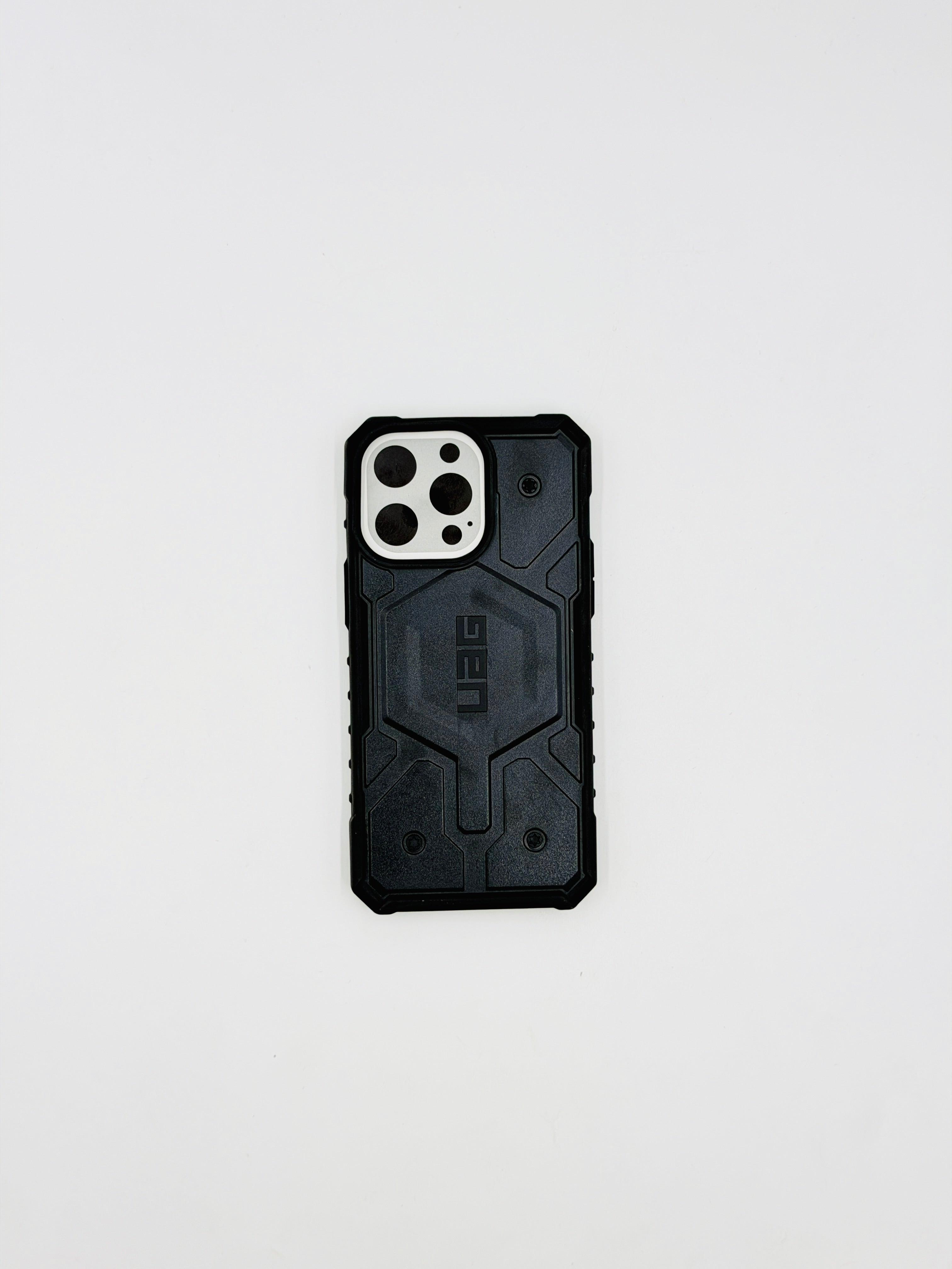 Urban Armor Stealth Rugged Case (iPhone 15 Pro)