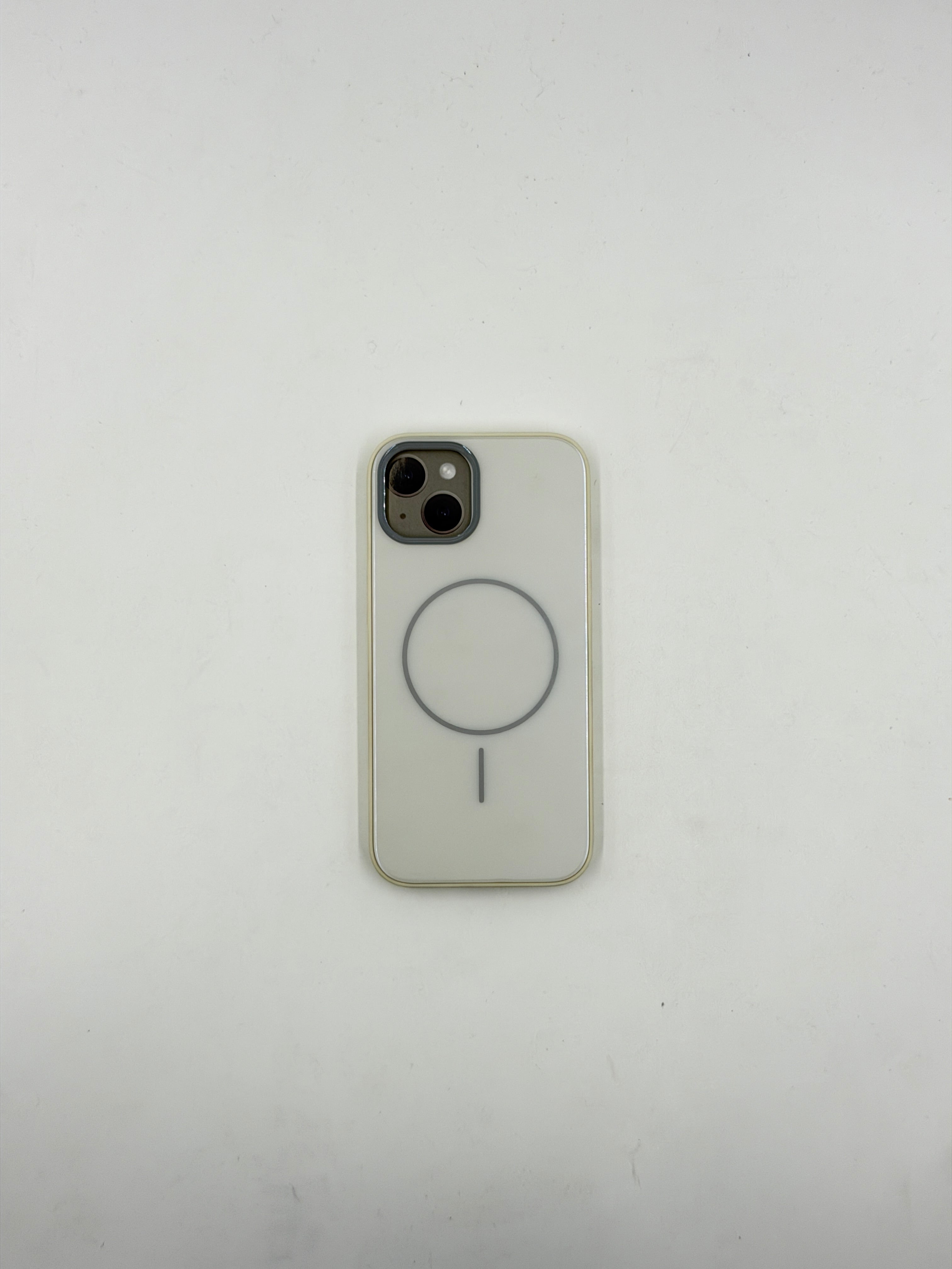 Frost White MagSafe Clear Case (iPhone 15)