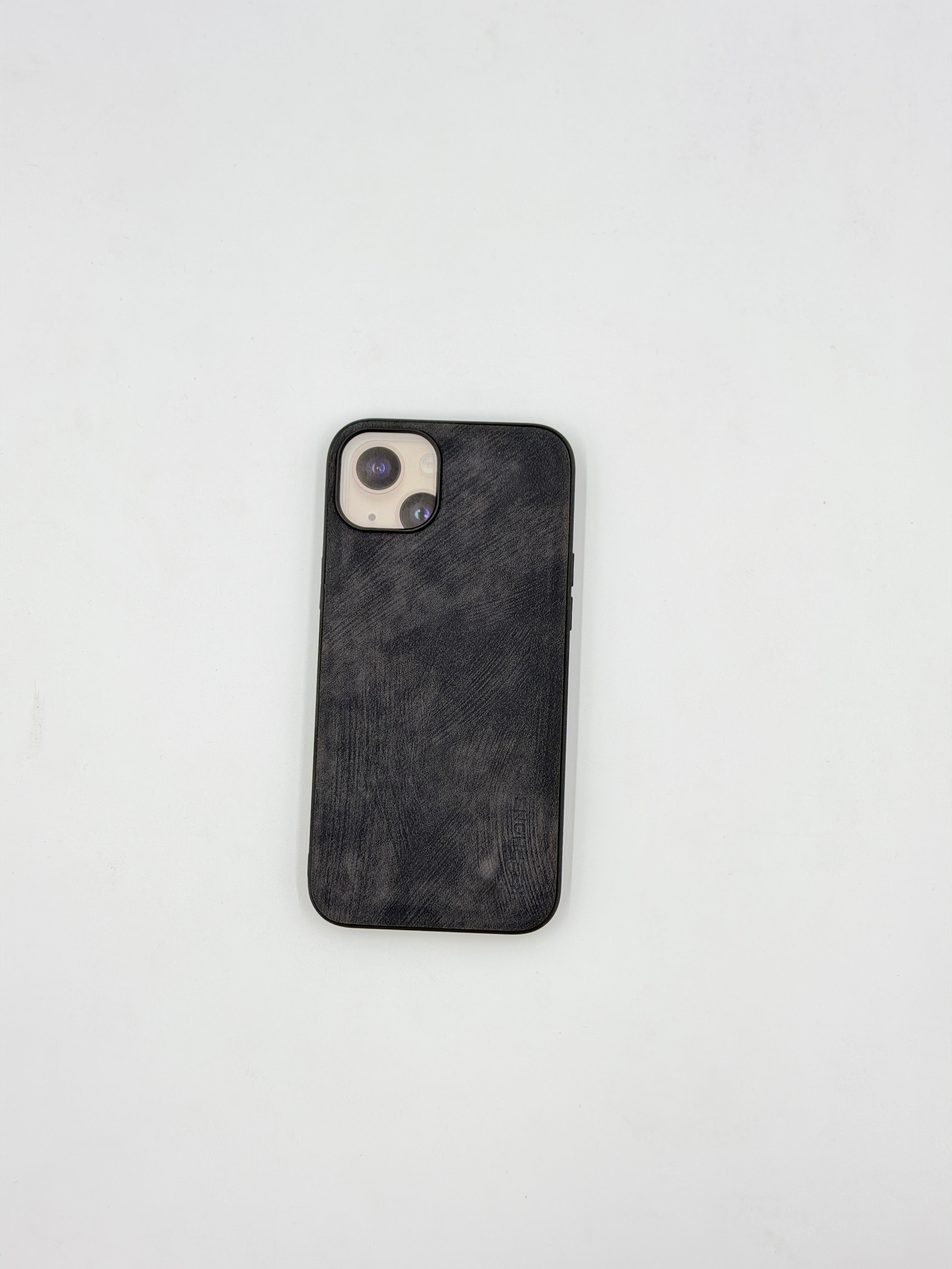 Obsidian Classic Leather Case (iPhone 15 Plus)