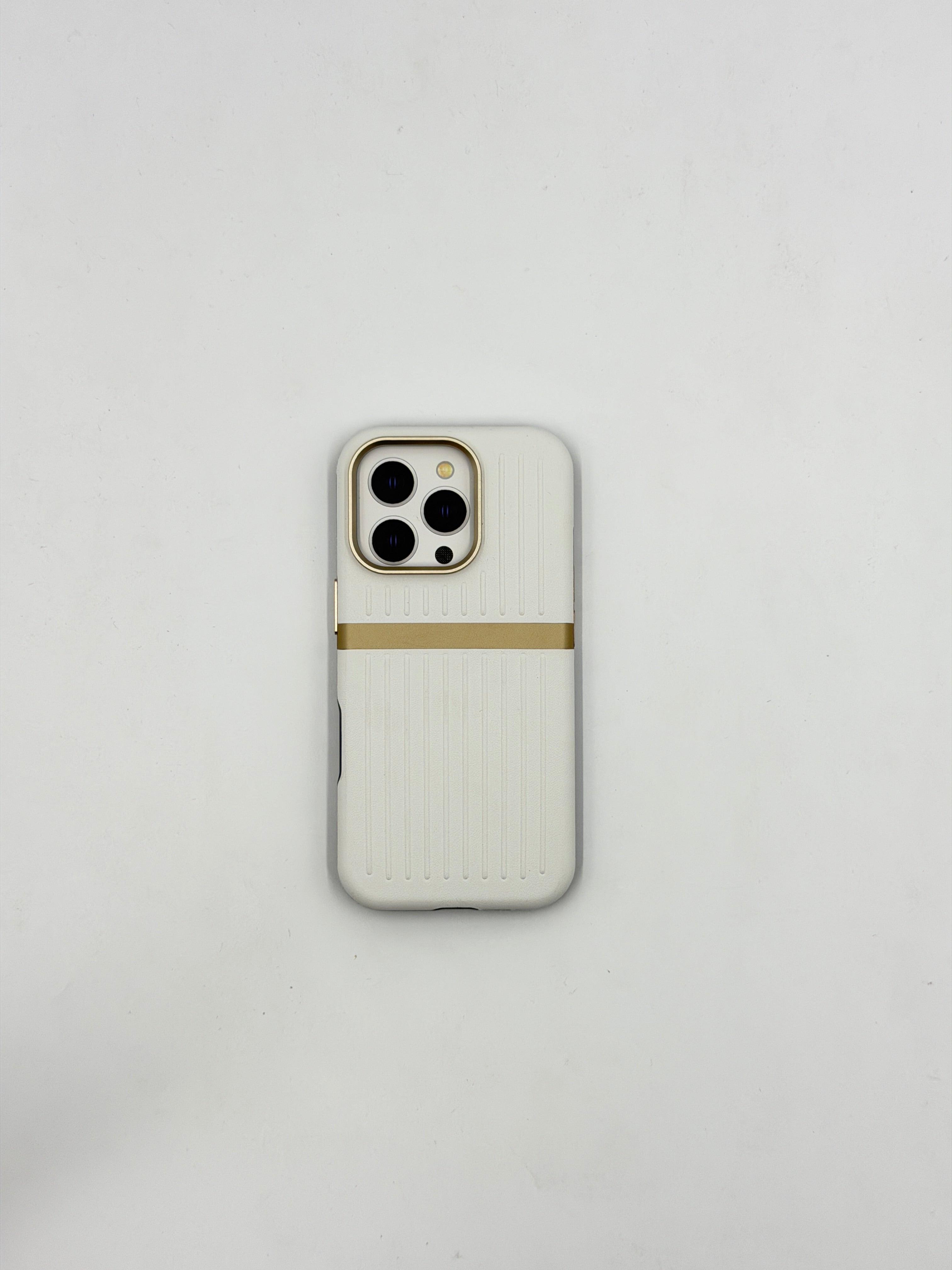 Ivory Executive Stripe Case (iPhone 16 Pro)